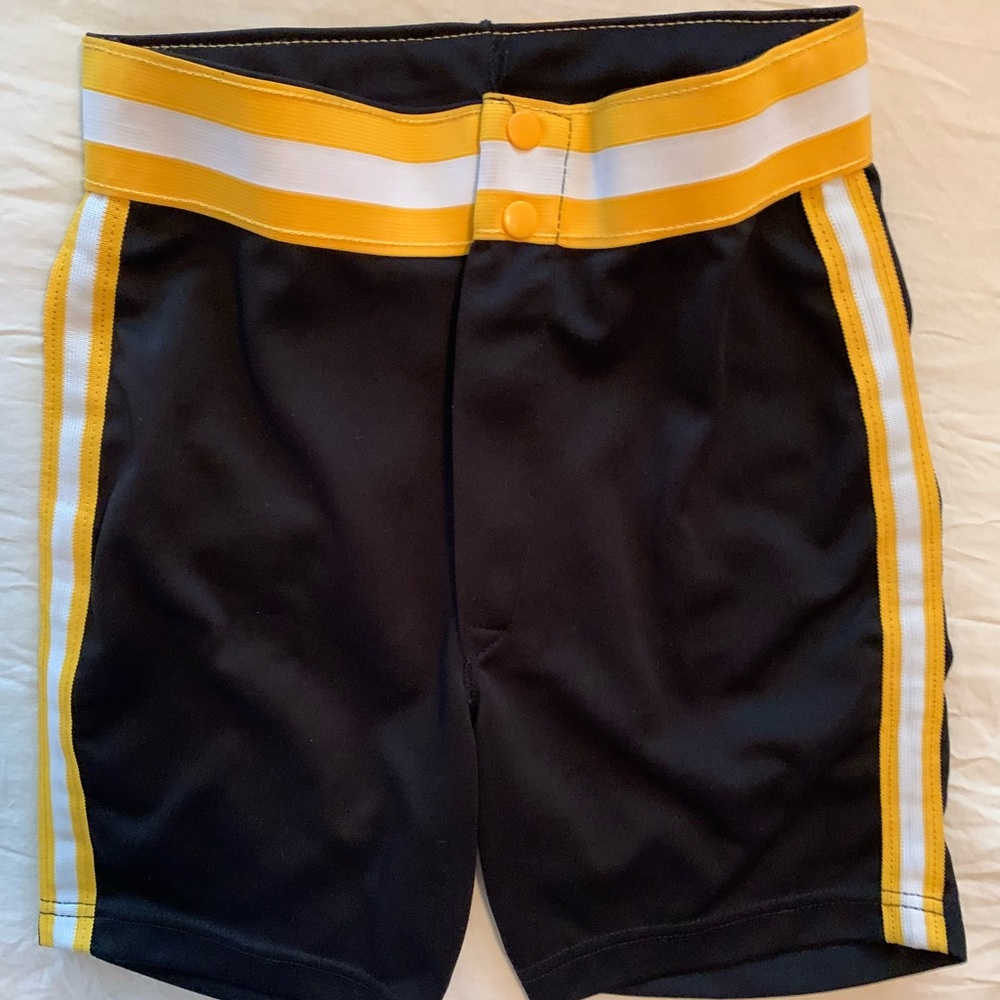 “WILSON” Vintage Boys/Mens Basketball Shorts   NWOT